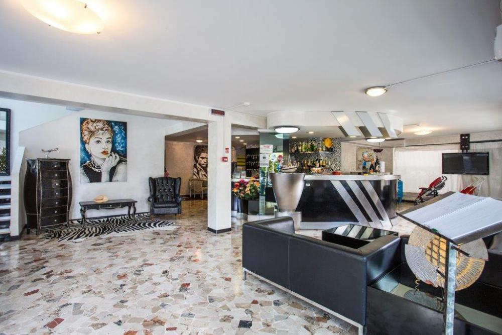 Hotel Hollywood Riccione Buitenkant foto