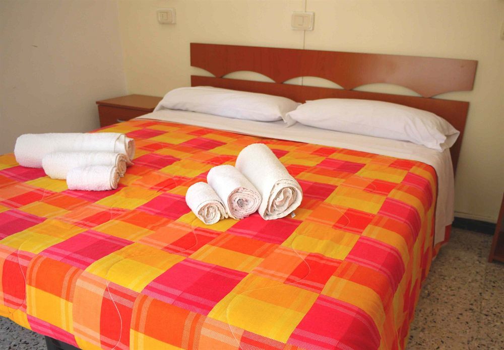 Hotel Hollywood Riccione Buitenkant foto