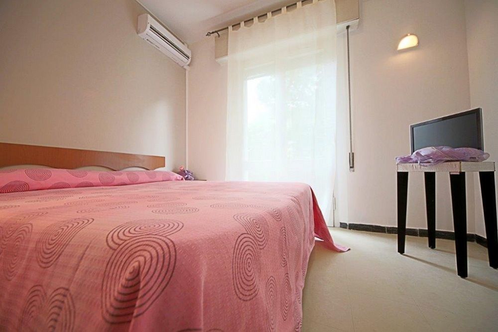 Hotel Hollywood Riccione Buitenkant foto